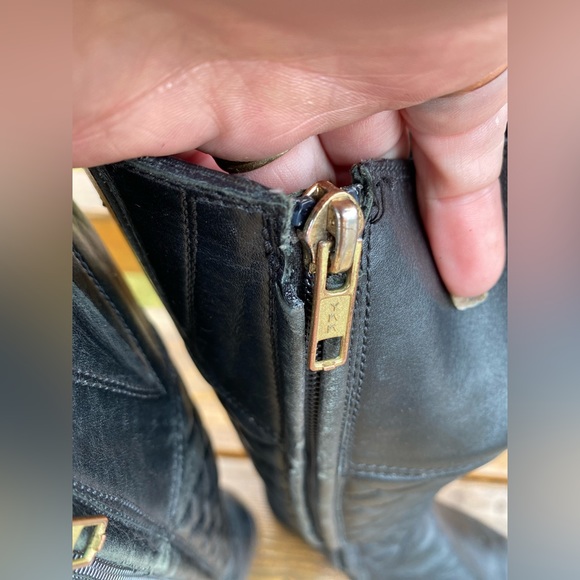 BURBERRY Black QUILTED ALL Leather Riding BOOTS🏇🇮🇹Italian made🔥EUC🇺🇸7.5/8 - Picture 12 of 17